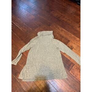 CUTE Women's Black and White A Line Turtleneck - Size L